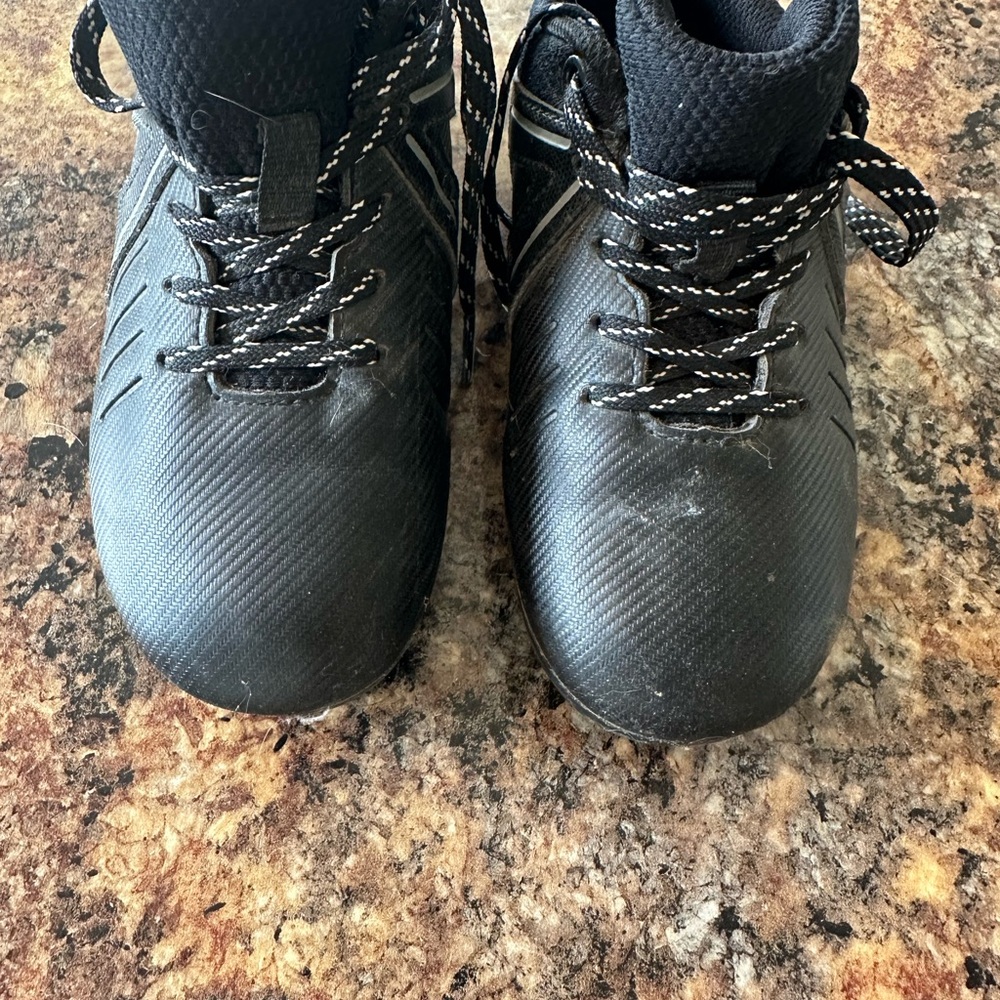 DSG Boys Black Baseball Cleat size 11K